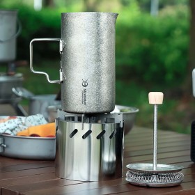 Titanium alcohol stove with windshield