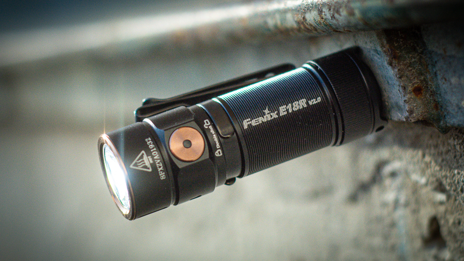 The Fenix E18R V2.0 also features a practical magnet.
