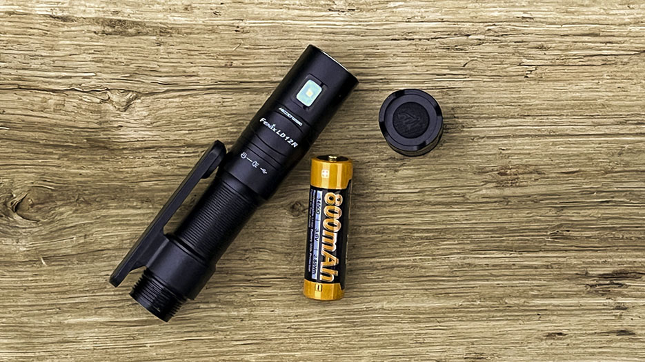 The LD12R is powered by an AA-sized 3.6V battery, which can be replaced by a disposable battery in an emergency.