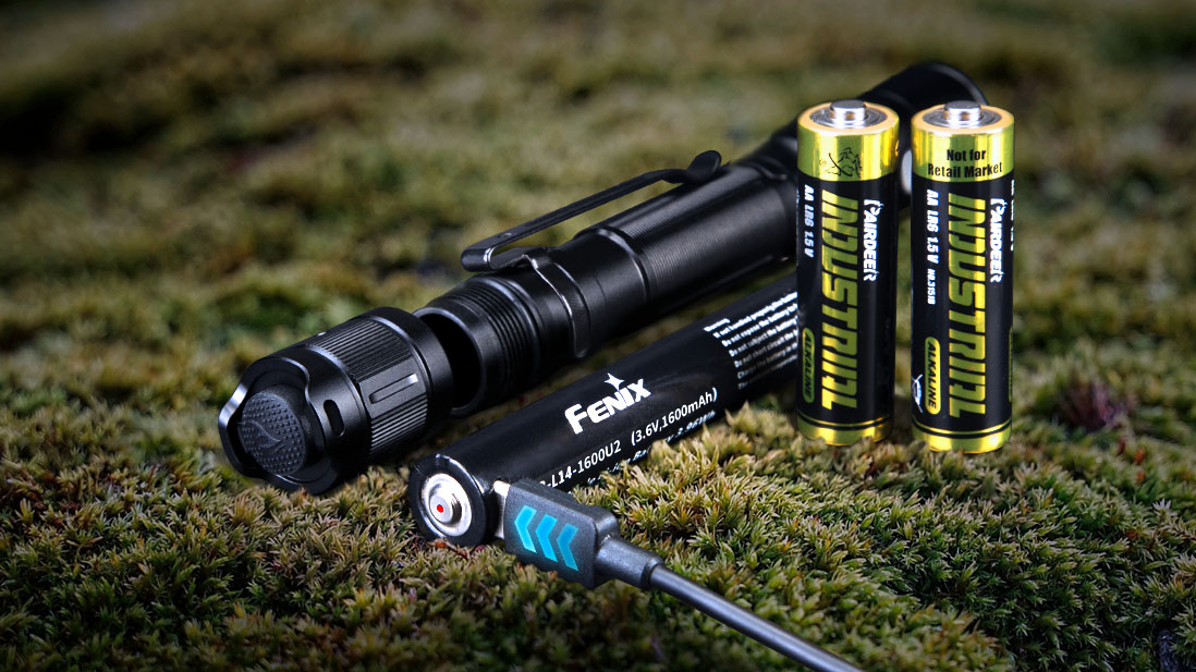The battery in the LD22 V2.0 is recharged via its own USB-C port and can be replaced with two disposable batteries.